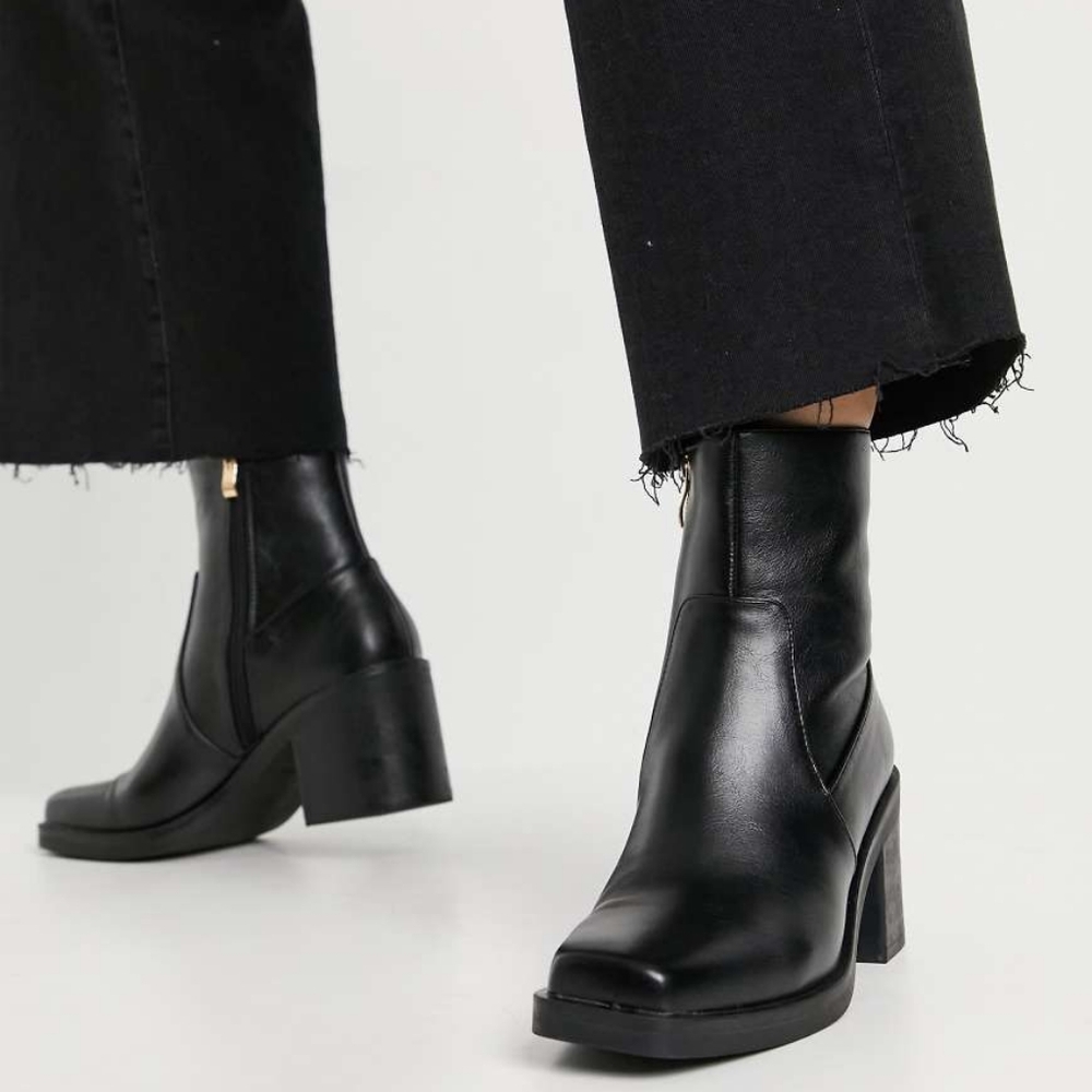 Minimalist Black Leather Block-Heel Ankle Boots